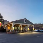 Super 8 By Wyndham Nau/Downtown Conference Center